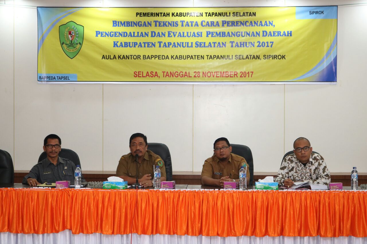 Sekda Buka Bimtek Tata Cara Perencanaan, Pengendalian dan Evaluasi Pembangunan Daerah